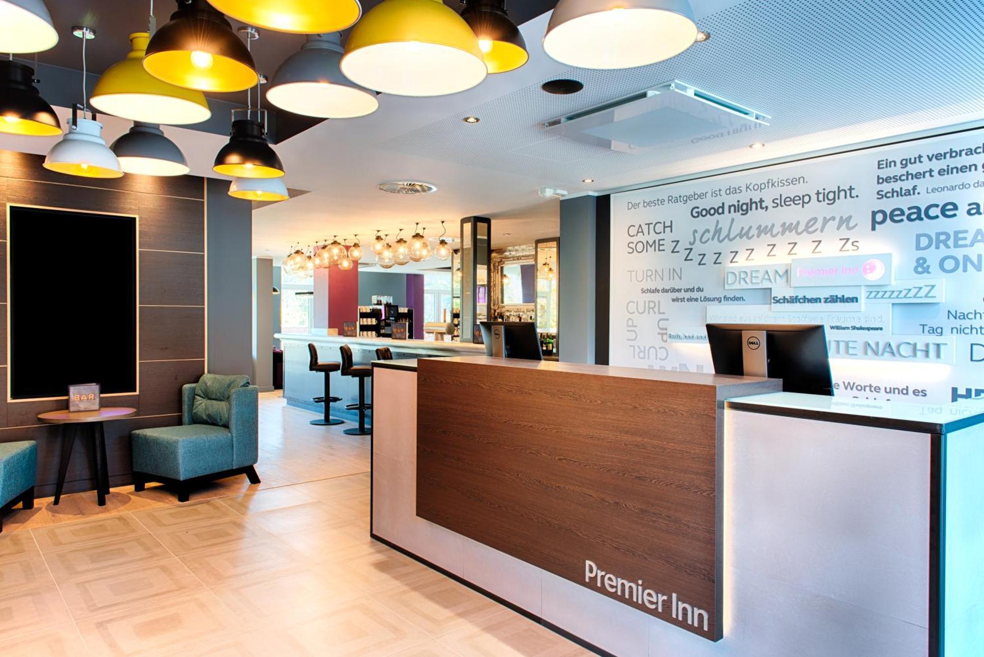 Premier Inn Luebeck City Stadtgraben Exterior photo